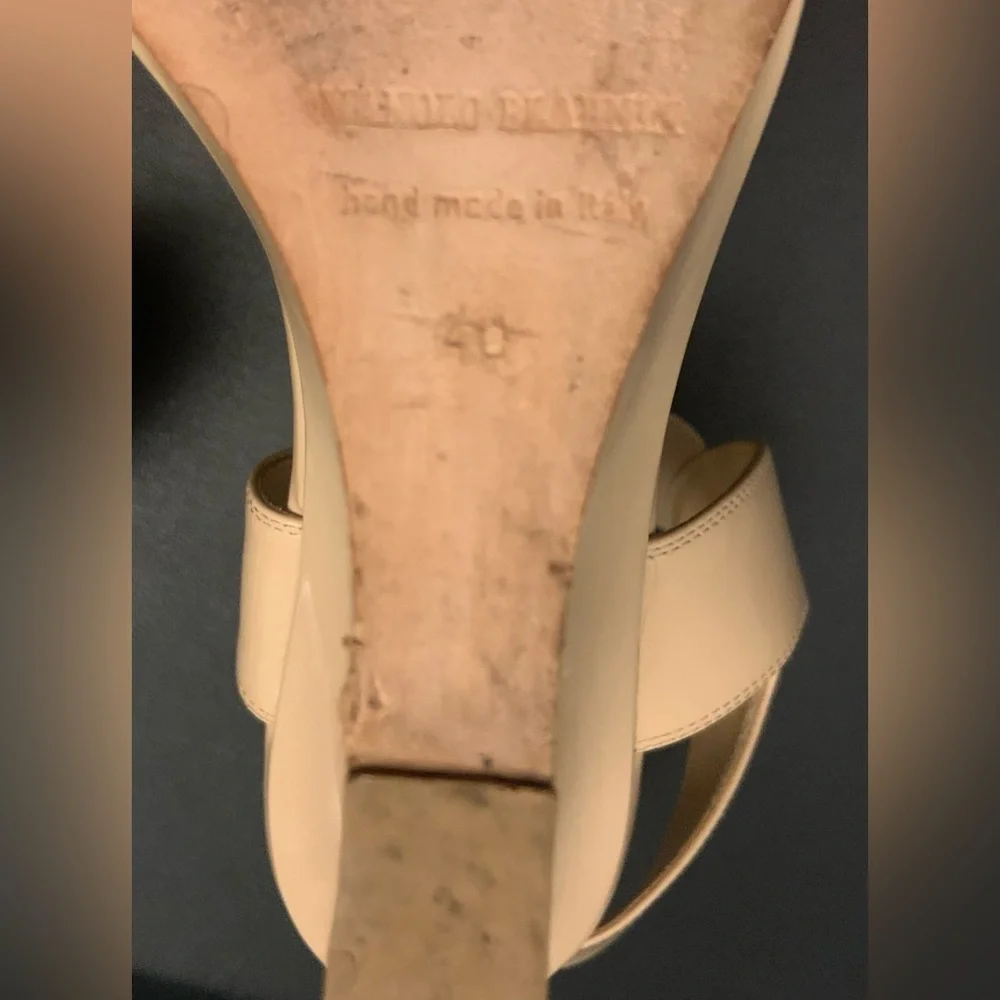 VGUC size 9/40 Manolo Blahnik Wedges - Picture 6 of 6